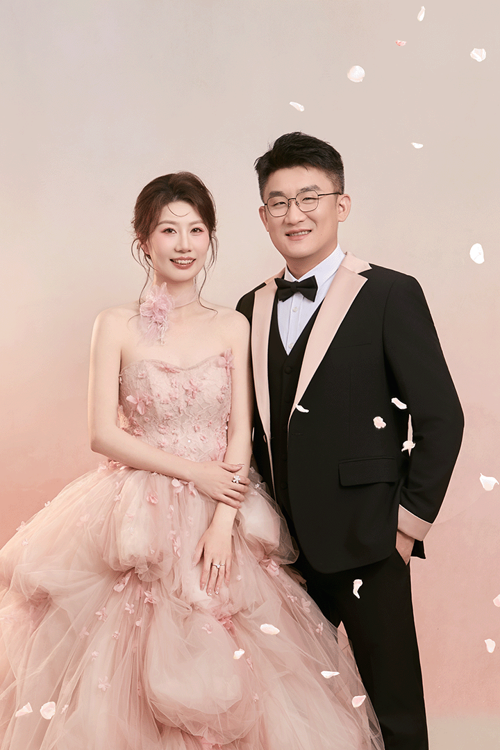 夏人杰与赵慧俐的婚纱合影
